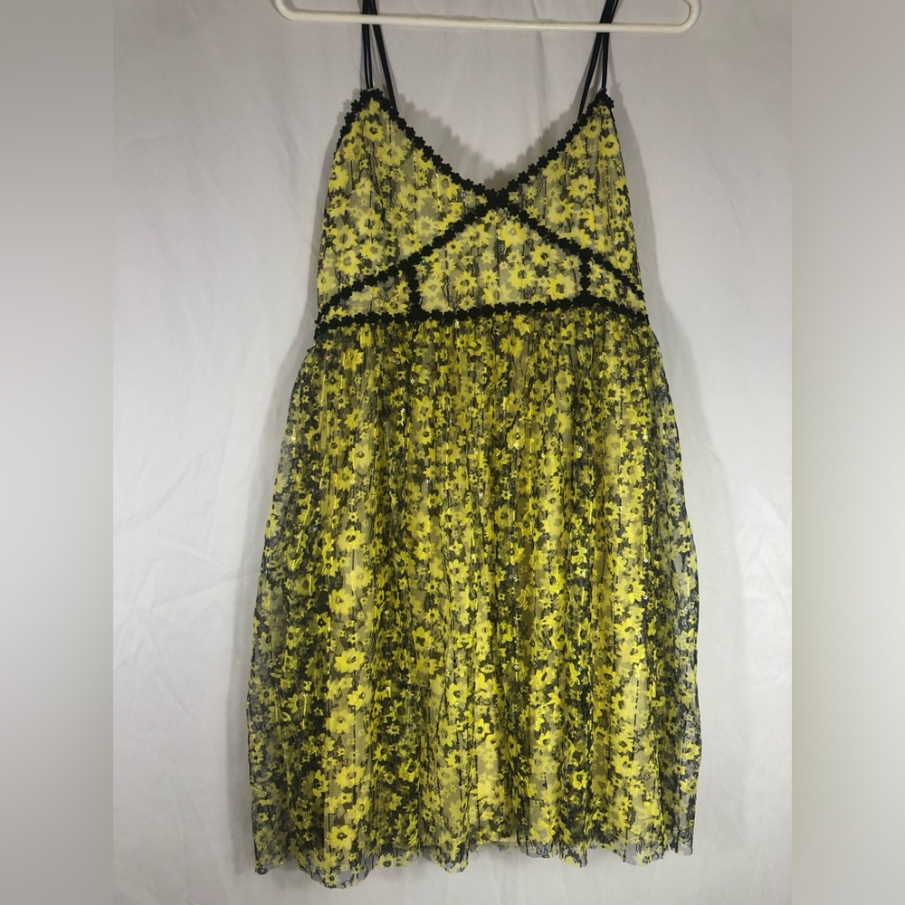 Romeo & Juliet Couture
Glitter mini dress
M